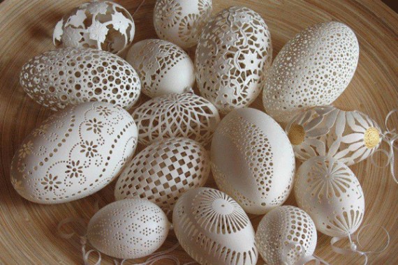 Easter egg shell decorations