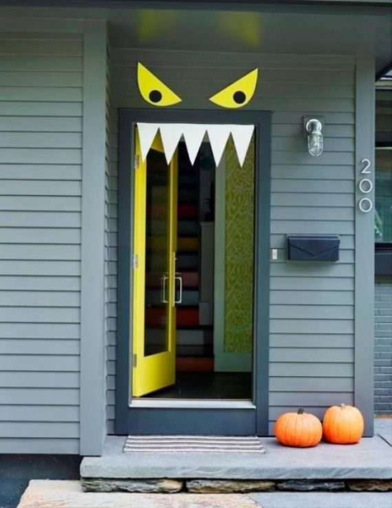 a-simple-monster-door-decor-with-eyes-and-teeth-can-be-made-in-a-couple-of-minutes (1)