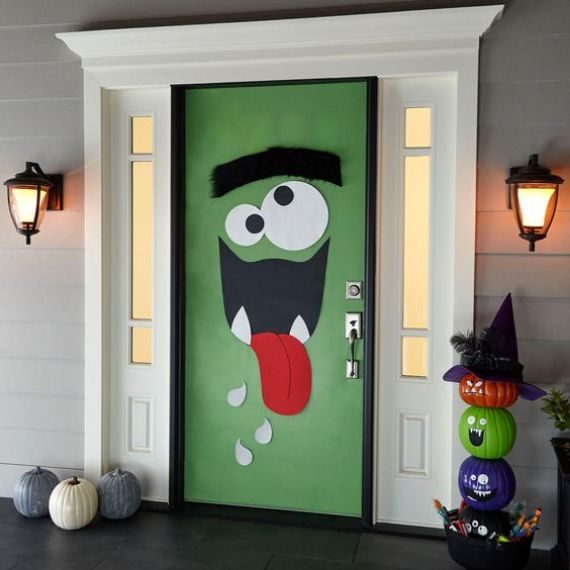 _trick-or-treaters-and-other-guests-are-sure-to-be-delighted-with-such-monster-door-decor