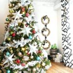 Glamorous-Christmas-Tree-With-Stars