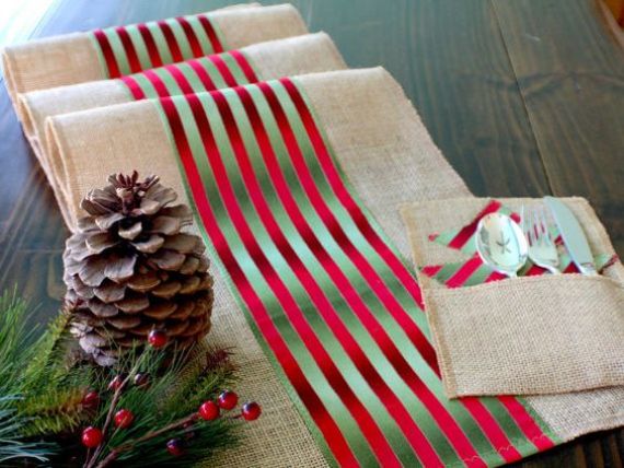 Best Christmas Table Runners for the Holidays