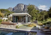 Small holiday Villa with Breathtaking Views against the backdrop of Table Mountain in Cape Town
