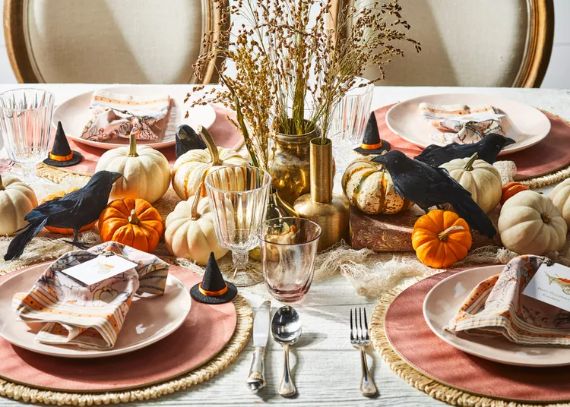 30 Halloween Table Decor Ideas That Are Chic and Spooky